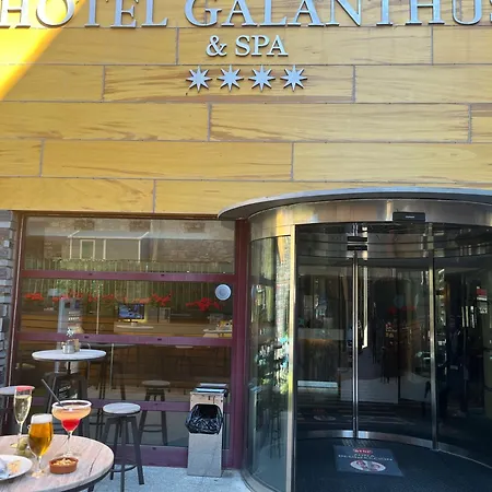 Wuau! Galanthus & Hotel Canillo